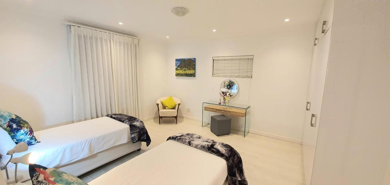 Villa Parisienne Modern Guest House Cape Town Luaran gambar